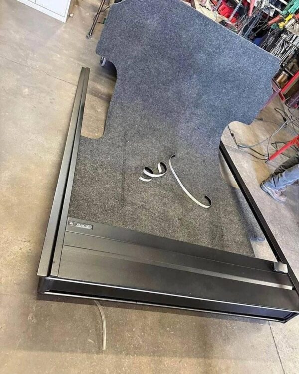Retracting truck bed cover