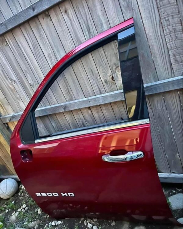 FRONT PASSENGER DOOR GMC AND CHEVY
